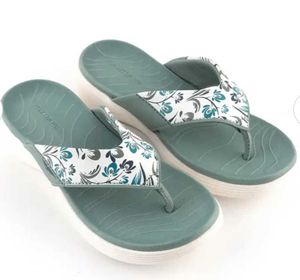 Red tape Floral Flip-Flops for Women
