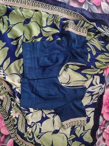 Embroidered Navy &amp; Green Floral saree