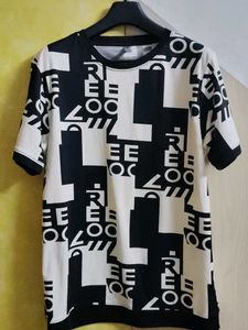 Unique Graphic Print T-Shirt