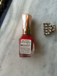 Lea Red Nail Polish &amp; Hair Clip Combo