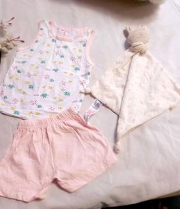 Vry,Beautiful Baby Dress And Cute Hanky