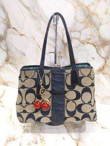 RARE COACH KISS LOCK TOTE