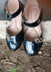 Girls Sandel (6 to 9Years)