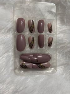 Chic Almond Nail Set
