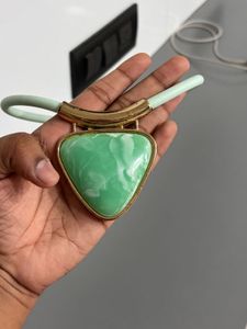 Chic Green Stone Pendant Necklace