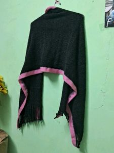 Cozy Black &amp; Pink Knit Shawl New🩷🖤