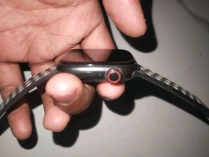 Smart Watch only need repairing  don't have Charge