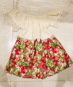 Chic Off-Shoulder Crop Top &amp; Floral Skirt Set