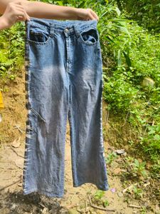 Y2K Wide-Leg Flare Jeans with Side Bleac
