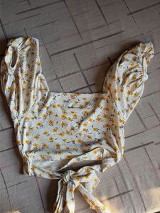 Floral Square Neck Puff Sleeve Top