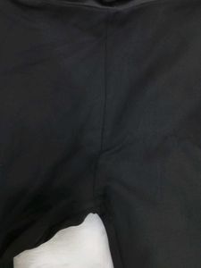 Black capri Leggings with Side Stripes