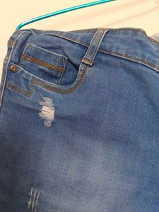 Ankle length Distressed Blue Denim Jeans