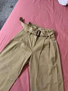 Stylish Wide-Leg Trousers with Belt