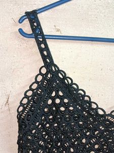 Trendy See-through Lace Crop Top Black 🖤