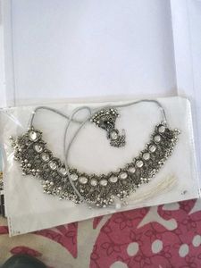 9.Antique Silver Necklace with Earrings