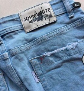 Light Wash Ripped Jeans