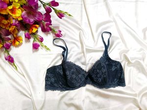 🇳🇿💫🎀 Charcoal colour Lace Padded Bra