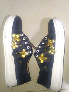 Blue Sneaker With High Base