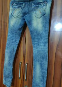 Men's Blue Wash Distressed Jeans
