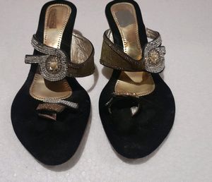 Black Golden Sandle