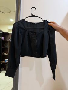 Chic Black Cropped Button-Up Blouse