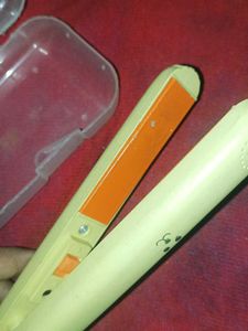 Small Women's Straightener