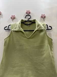 Light green ribbed collared  sleevless top
