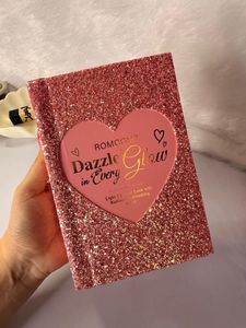ROMCOM Dazzle in Every Glow Palette