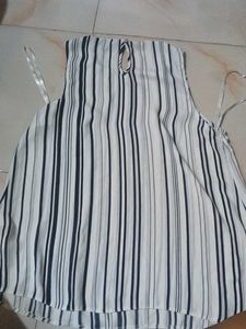 Chic Striped Sleeveless Top