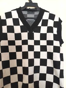 Checkered V-Neck Sleeveless Sweater Vest