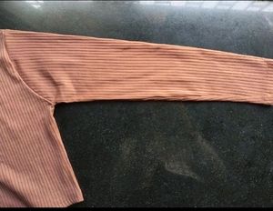 V NECKLINE BROWN TOP