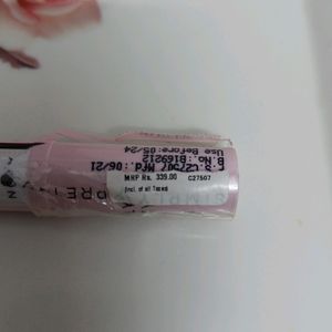 Avon Simply Pretty Color Last Lipstick (Celebrity