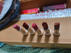 kay beauty Set of 5 Matte Lipsticks