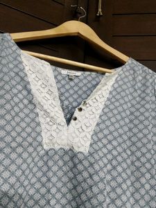 JODIFL Printed Kurta with Lace Detail