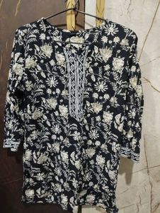Black Floral Print Short Kurti