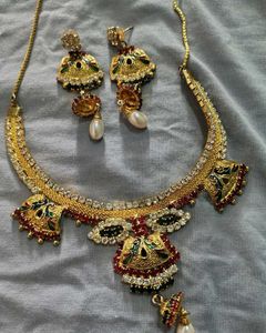 Elegant Indian Necklace and Earrings Set