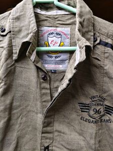 Men's Vintage Style Button-Up Shirt