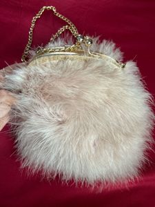 Chic Feather Ball Clutch