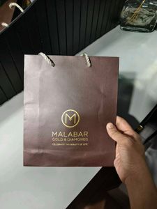Malabar Gold &amp; Diamonds Paper Gift Bag