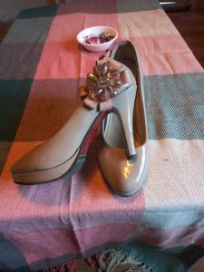 Lady Bird Heels - Stylish Pumps Size 37