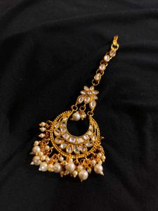 Elegant Kundan &amp; Pearl Jewellery Set