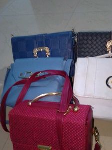 Chic Handbags Set buy 4 get 1 free🎊 offer
