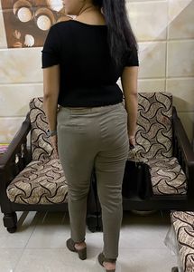 From The Brand Of Easybay Stretchable Olive Green Jeggings In 32 Waist