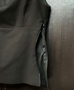Chic Black Square Neck Sleeveless Top