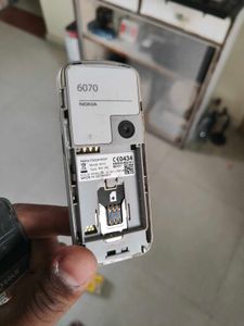 Nokia 6070 (2006 Model)
