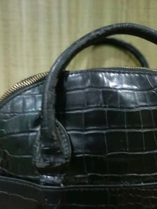 Chic Black Crocodile Embossed Handbag