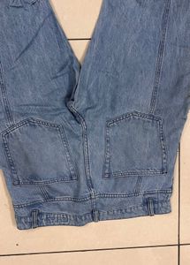 Stylish Light Wash Cargo Jeans