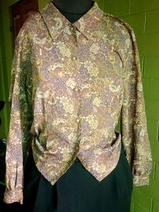 New Vintage Floral Print Button-Up