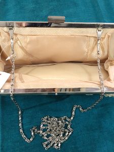 Elegant Cream Rose Clutch ✨✨