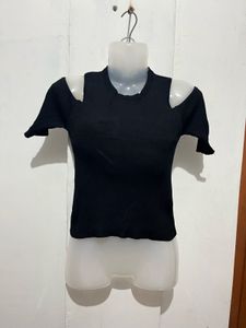 Chic Black Cold Shoulder Ribbed Top